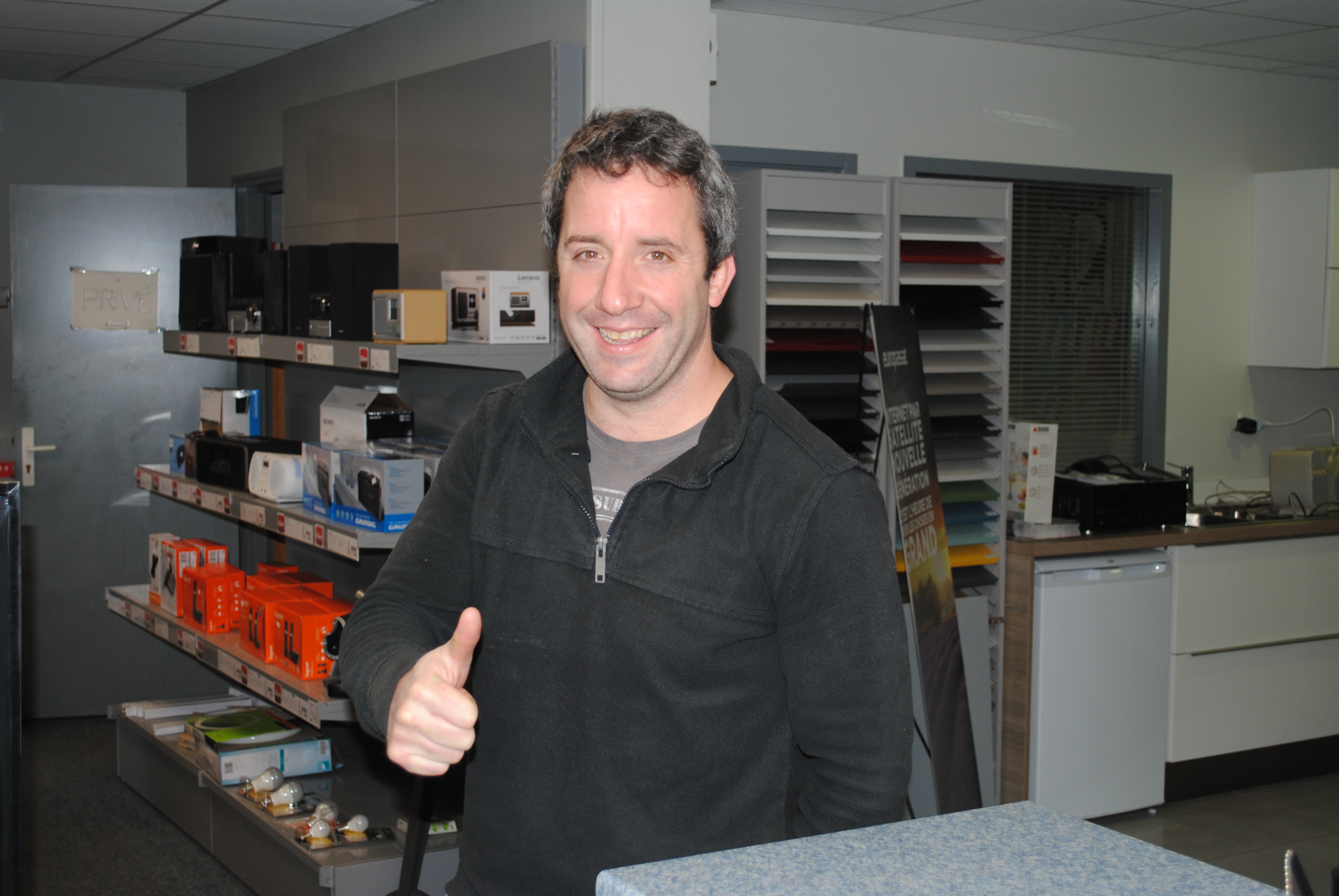 Xiberoko saltzale ta ofizialiak kexü??